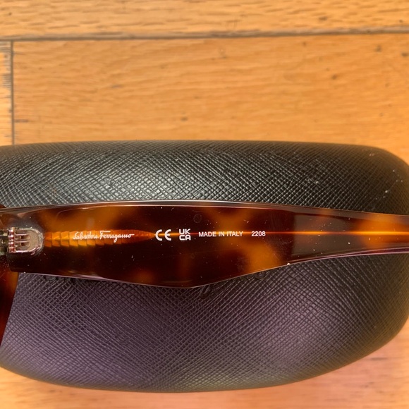 Salvatore Ferragamo Cat Eye Sunglassessses - Picture 5 of 7